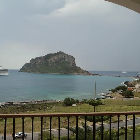 Paraschou Guesthouse Monemvasia Room photo