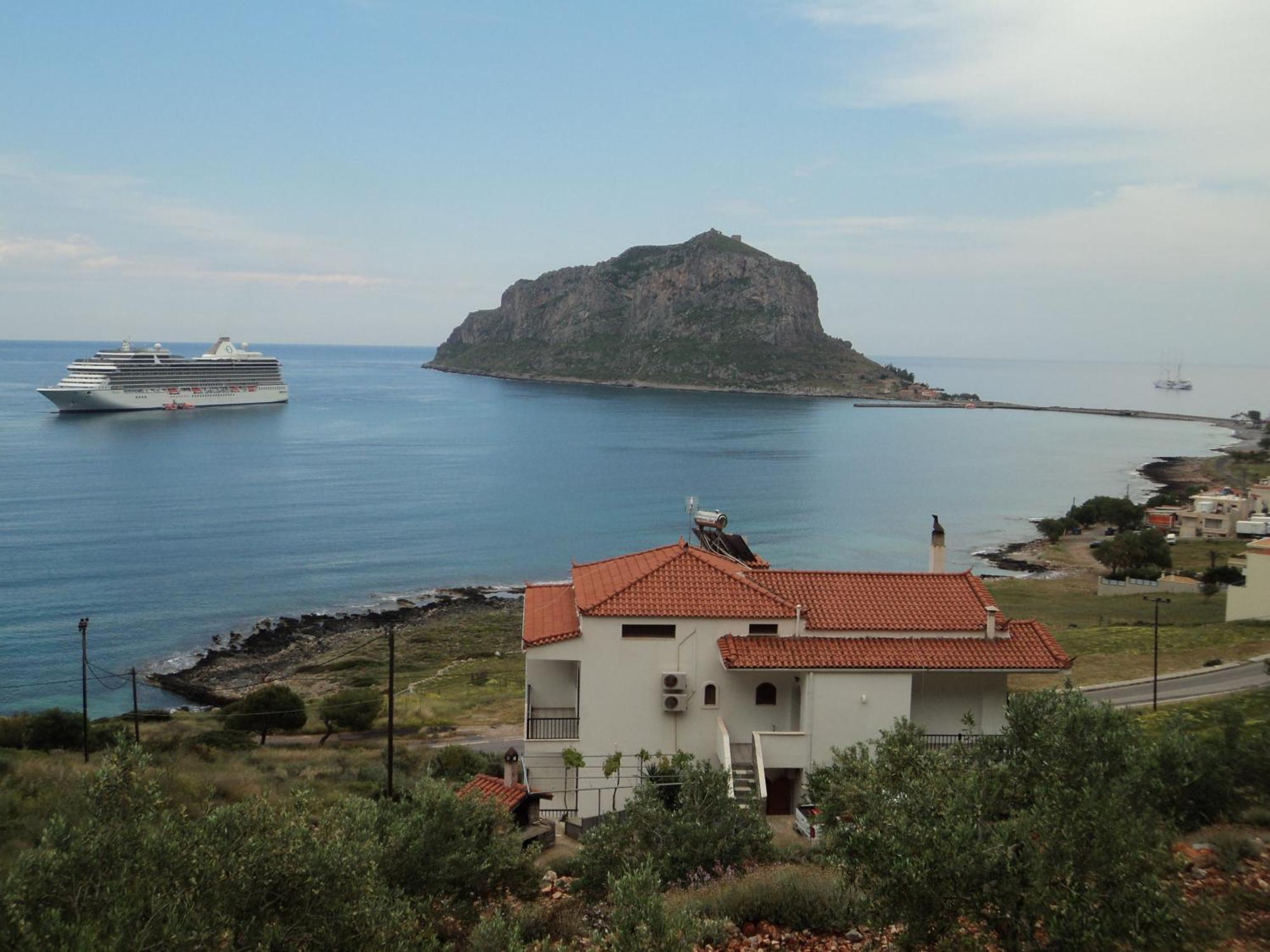Paraschou Monemvasia